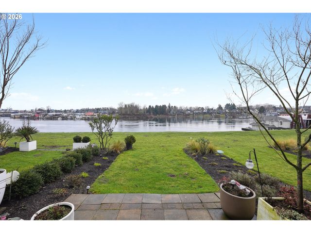 875 N HARBOUR Dr, Portland, OR 97217