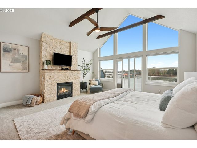 875 N HARBOUR Dr, Portland, OR 97217