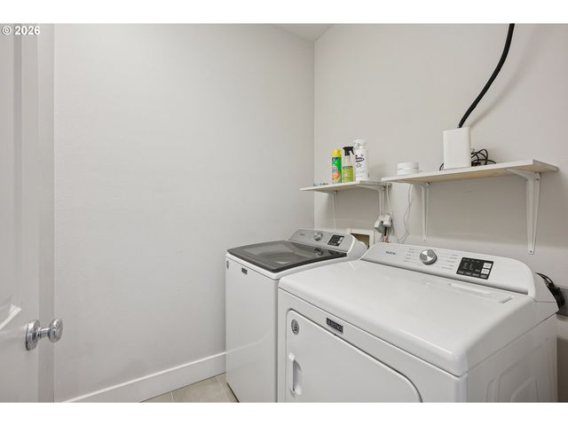 875 N HARBOUR Dr, Portland, OR 97217