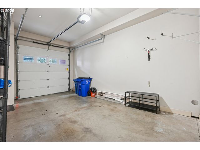 875 N HARBOUR Dr, Portland, OR 97217