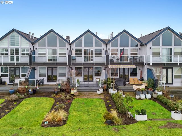 875 N HARBOUR Dr, Portland, OR 97217