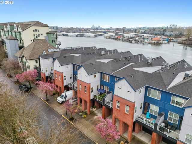 875 N HARBOUR Dr, Portland, OR 97217