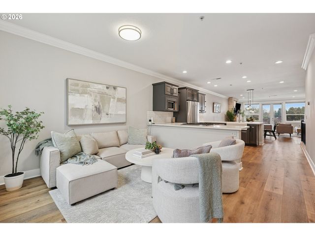 875 N HARBOUR Dr, Portland, OR 97217