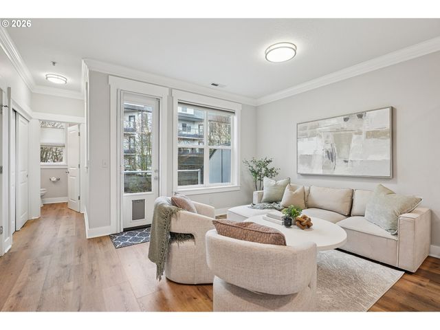 875 N HARBOUR Dr, Portland, OR 97217