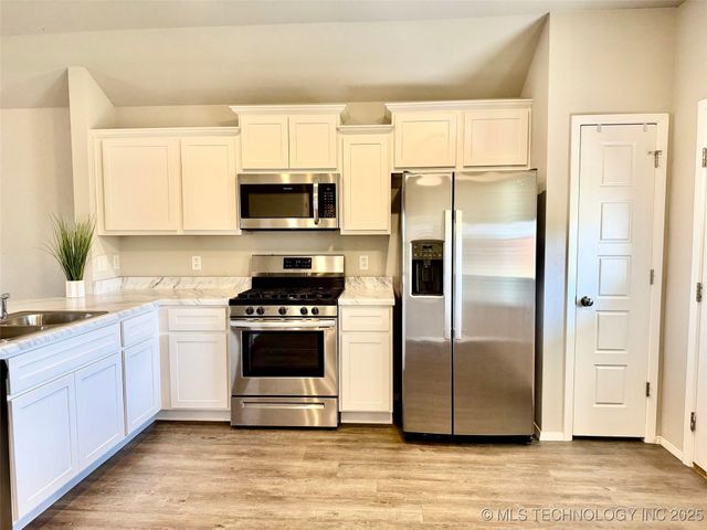 2006 S 15th Street, Broken Arrow, OK 74012