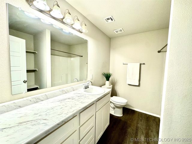 2006 S 15th Street, Broken Arrow, OK 74012