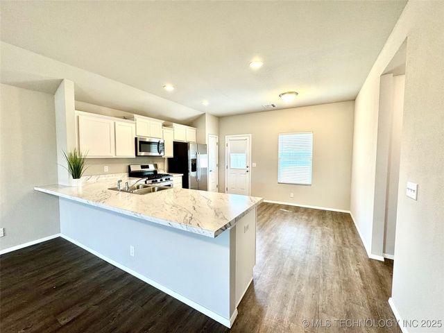 2006 S 15th Street, Broken Arrow, OK 74012