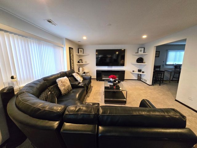 22709 Jamie Court, Richton Park, IL 60471