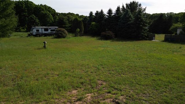 6829 Dale Court, Fennville, MI 49408
