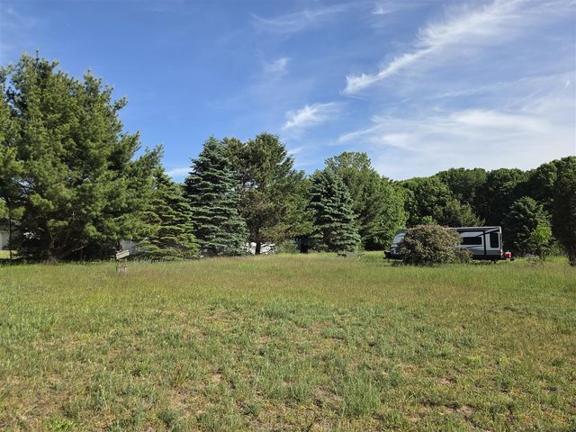 6829 Dale Court, Fennville, MI 49408