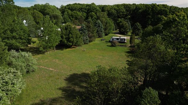6829 Dale Court, Fennville, MI 49408