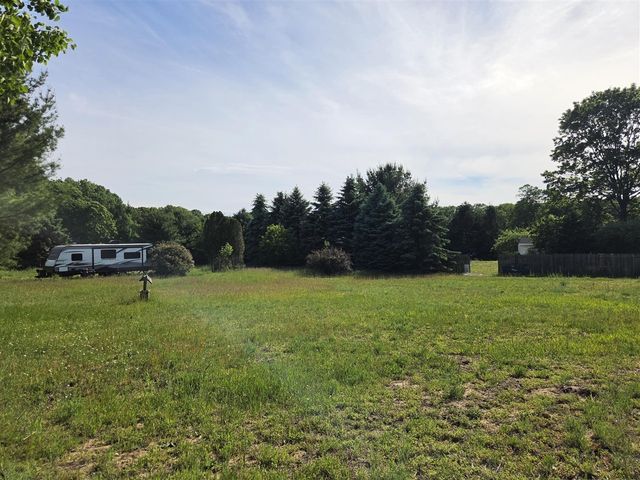 6829 Dale Court, Fennville, MI 49408