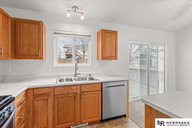 16530 Burdette Street, Omaha, NE 68116