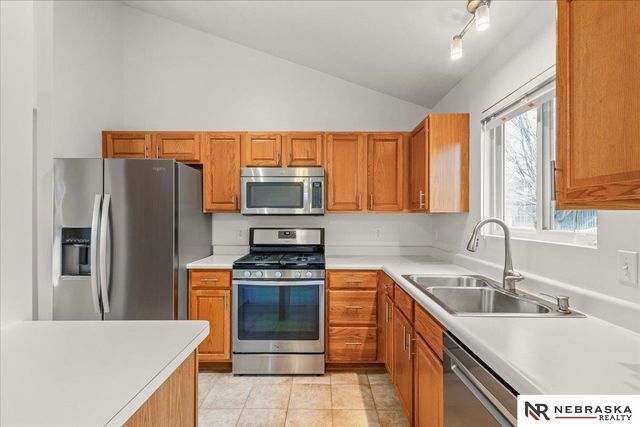 16530 Burdette Street, Omaha, NE 68116