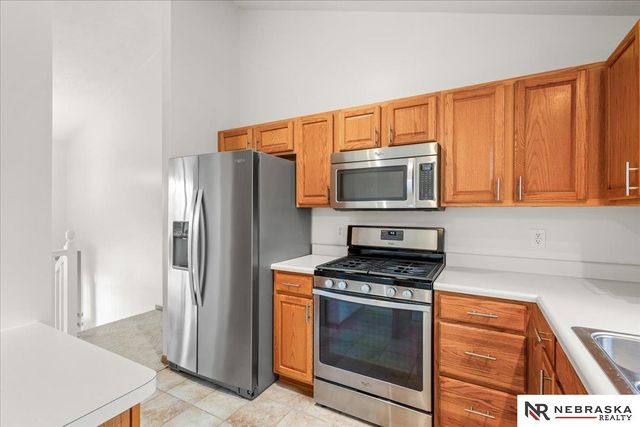 16530 Burdette Street, Omaha, NE 68116