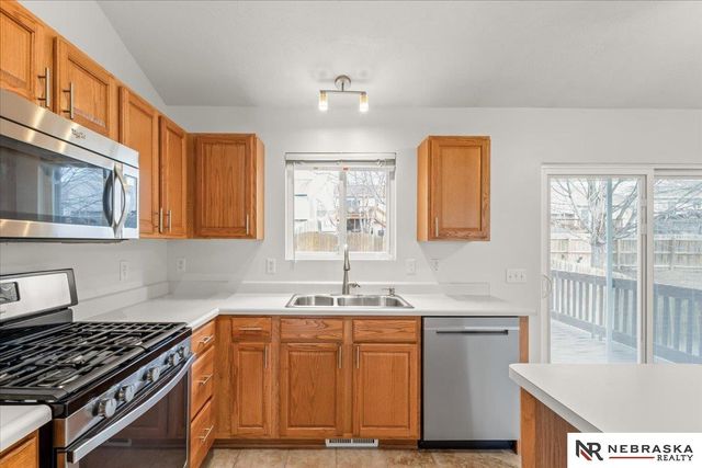 16530 Burdette Street, Omaha, NE 68116