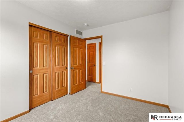 16530 Burdette Street, Omaha, NE 68116