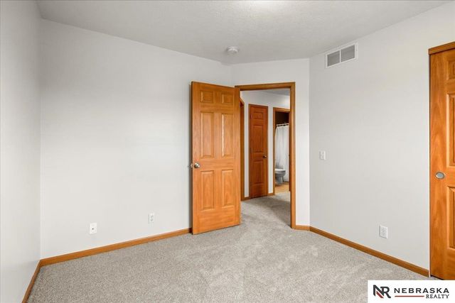 16530 Burdette Street, Omaha, NE 68116