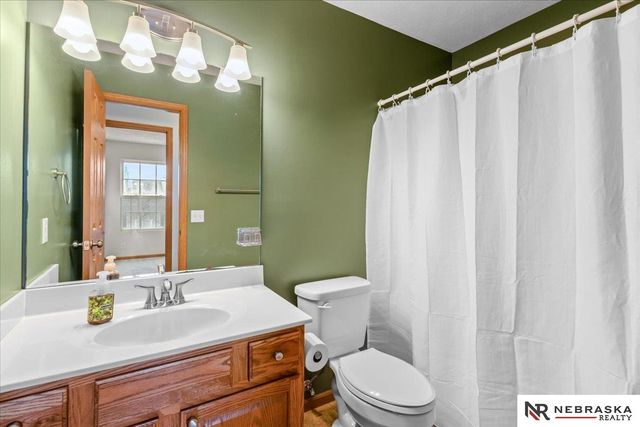 16530 Burdette Street, Omaha, NE 68116