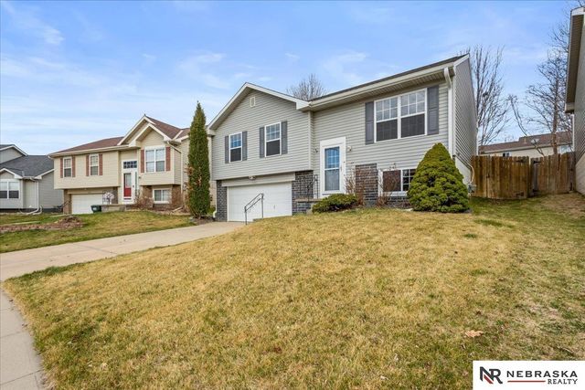 16530 Burdette Street, Omaha, NE 68116