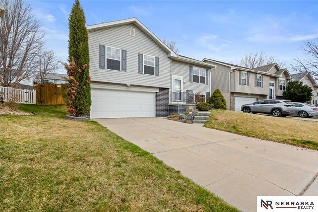 16530 Burdette Street, Omaha, NE 68116