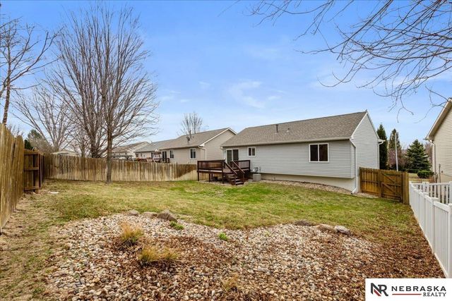 16530 Burdette Street, Omaha, NE 68116