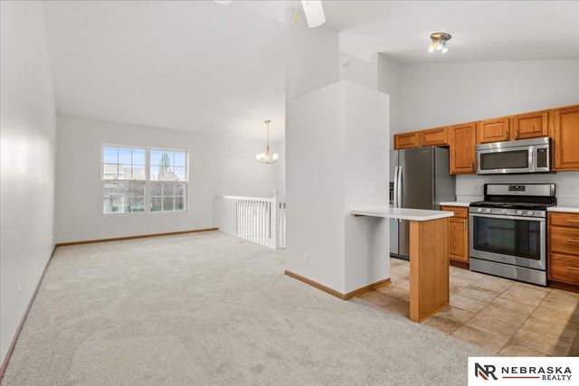 16530 Burdette Street, Omaha, NE 68116