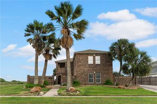 214 Country Club Blvd, Portland, TX 78374