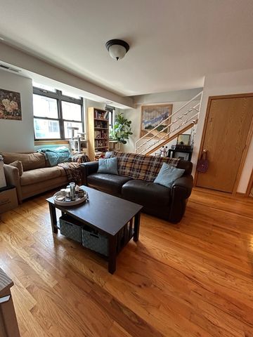 867 W Buckingham Place 3, Chicago, IL 60657