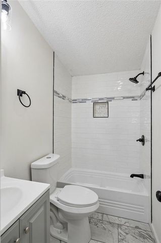 125 Gould Street, Tonganoxie, KS 66086