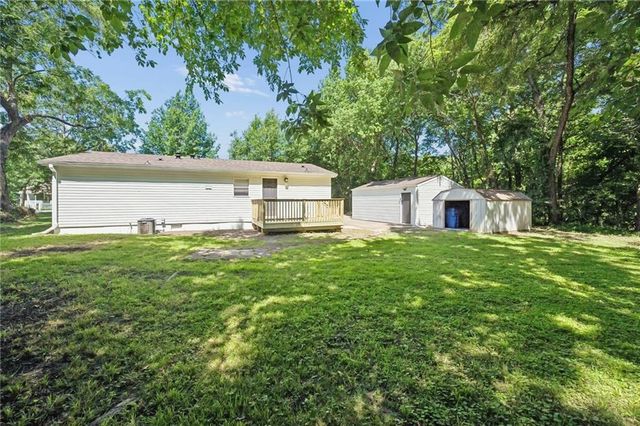 125 Gould Street, Tonganoxie, KS 66086