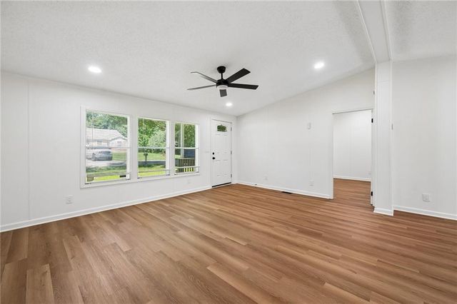 125 Gould Street, Tonganoxie, KS 66086
