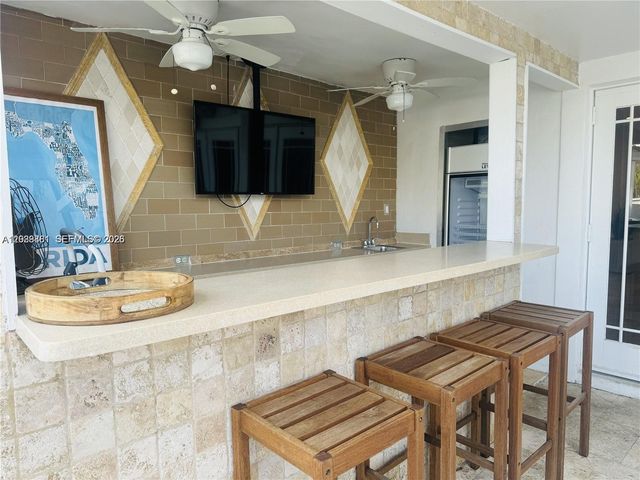 1987 NE 123rd St, North Miami, FL 33181
