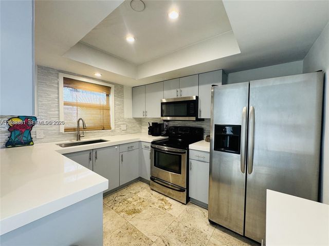 1987 NE 123rd St, North Miami, FL 33181