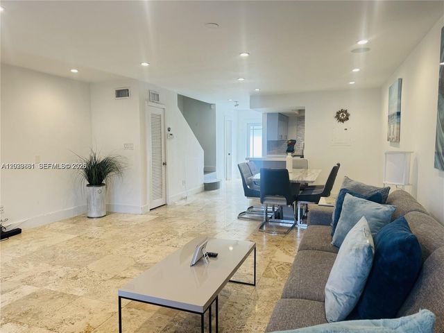 1987 NE 123rd St, North Miami, FL 33181