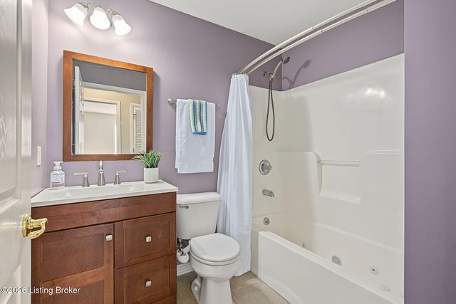 6517 Brook Bend Way 228, Louisville, KY 40229