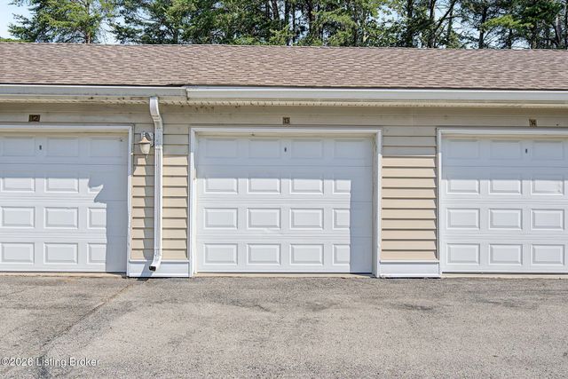 6517 Brook Bend Way 228, Louisville, KY 40229
