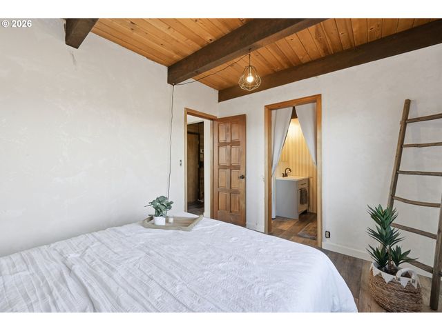 31149 CAMAS SWALE Rd, Creswell, OR 97426