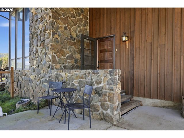 31149 CAMAS SWALE Rd, Creswell, OR 97426