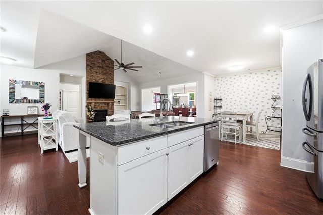 6680 Bransford Drive, Cumming, GA 30040