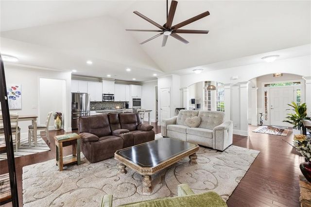6680 Bransford Drive, Cumming, GA 30040