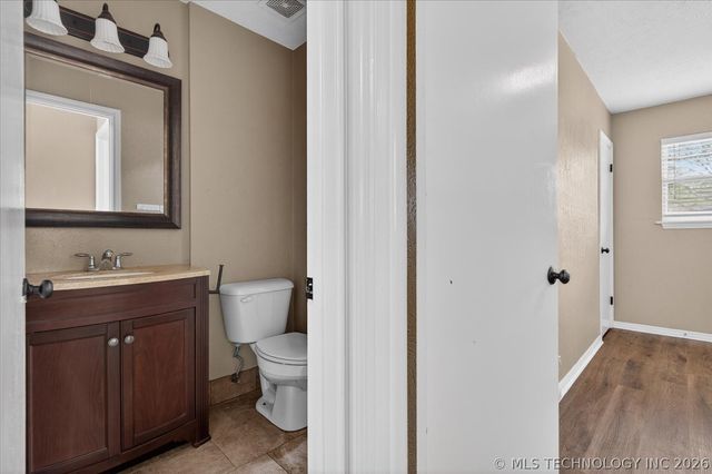 5021 Macklyn Court, Bartlesville, OK 74006