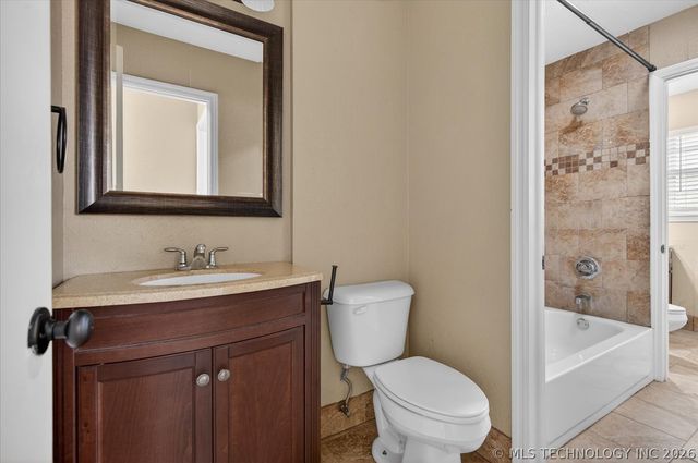 5021 Macklyn Court, Bartlesville, OK 74006