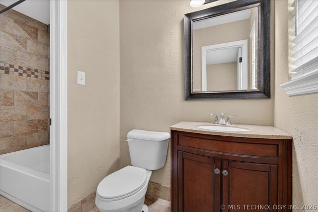 5021 Macklyn Court, Bartlesville, OK 74006