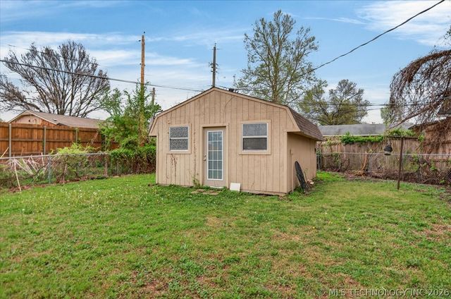 5021 Macklyn Court, Bartlesville, OK 74006