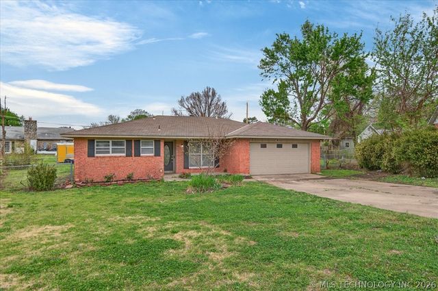 5021 Macklyn Court, Bartlesville, OK 74006