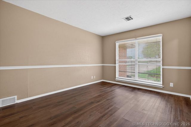 5021 Macklyn Court, Bartlesville, OK 74006