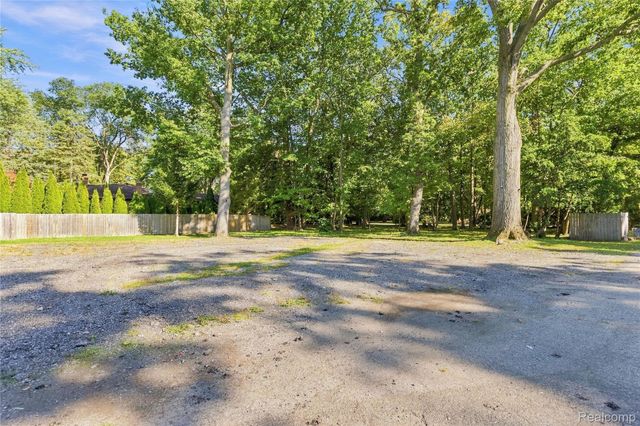 15879 Millar Road, Clinton Charter Township, MI 48036