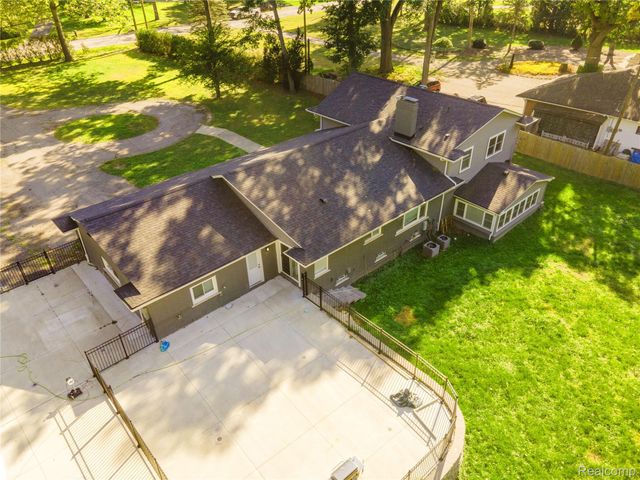 15879 Millar Road, Clinton Charter Township, MI 48036