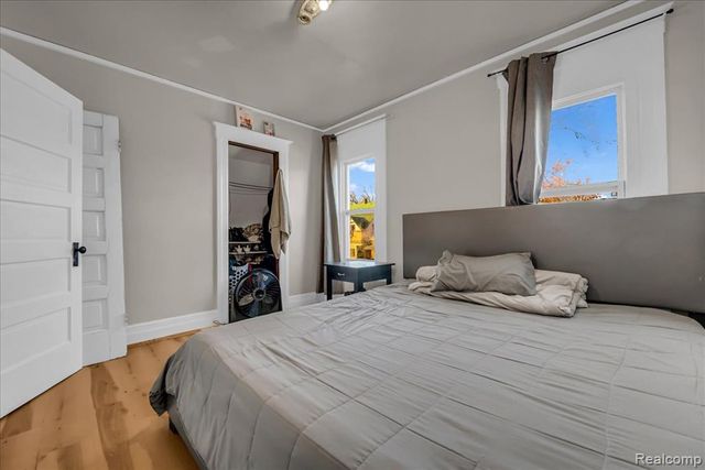 9390 Emmons, Detroit, MI 48214